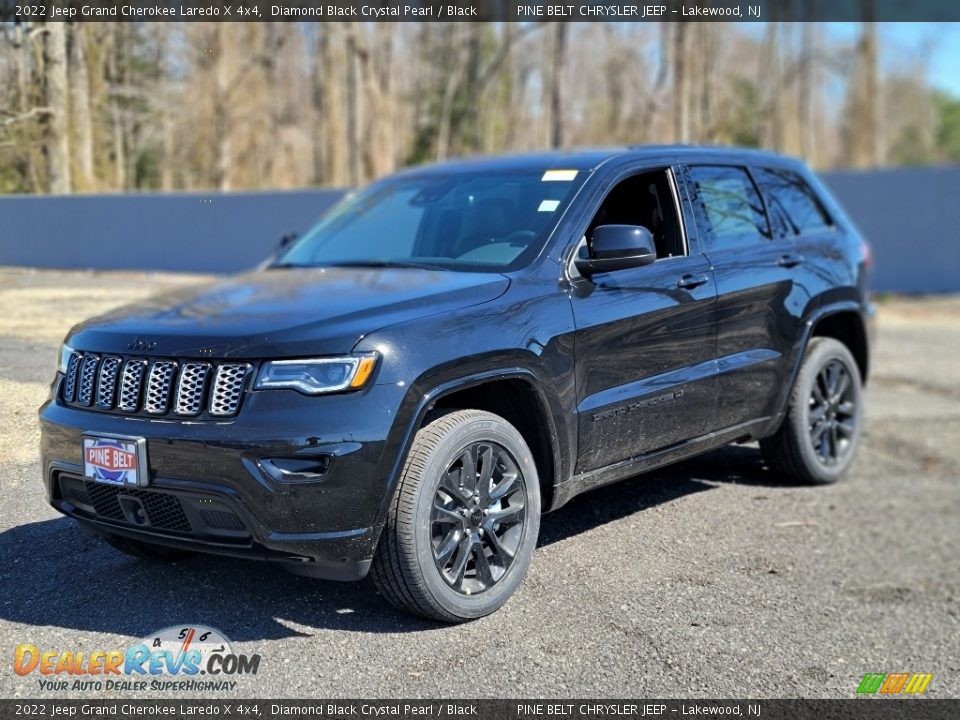 2022 Jeep Grand Cherokee Laredo X 4x4 Diamond Black Crystal Pearl / Black Photo #1