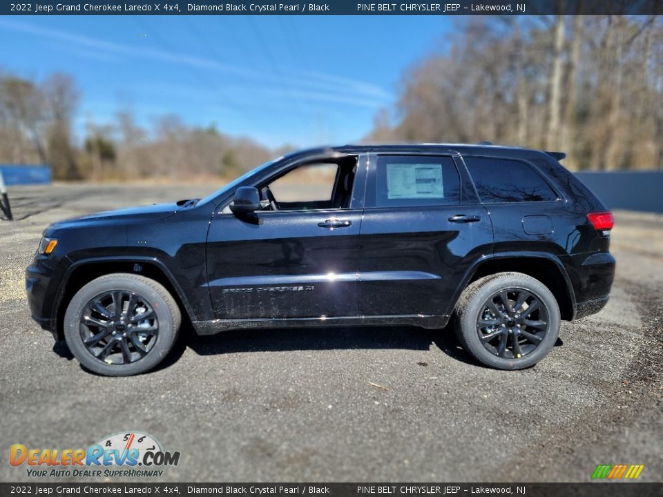 2022 Jeep Grand Cherokee Laredo X 4x4 Diamond Black Crystal Pearl / Black Photo #3