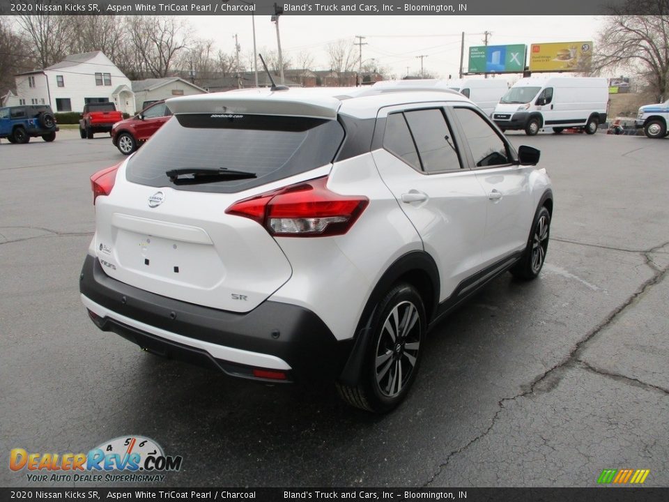 2020 Nissan Kicks SR Aspen White TriCoat Pearl / Charcoal Photo #4