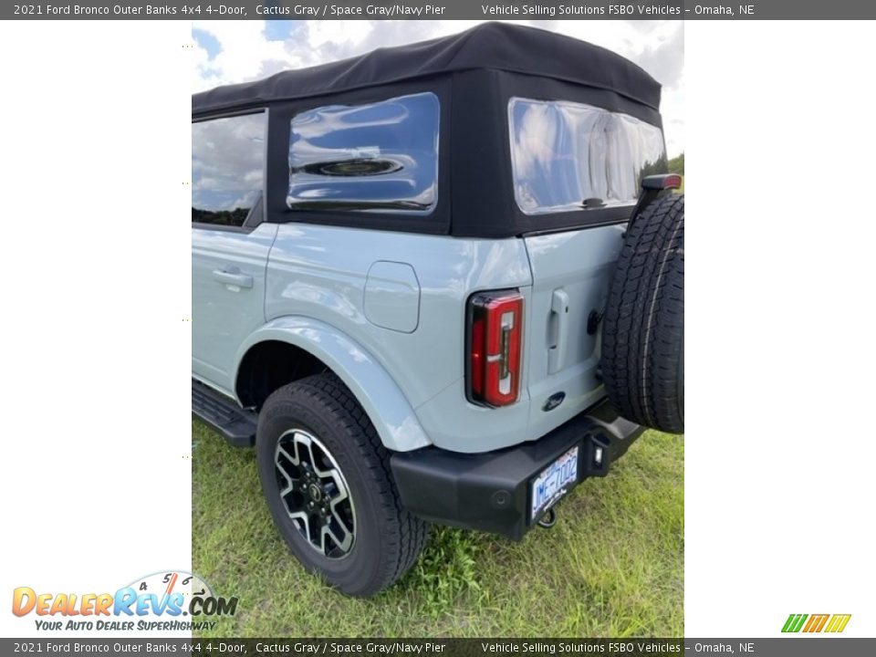 2021 Ford Bronco Outer Banks 4x4 4-Door Cactus Gray / Space Gray/Navy Pier Photo #5