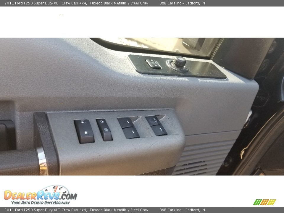 2011 Ford F250 Super Duty XLT Crew Cab 4x4 Tuxedo Black Metallic / Steel Gray Photo #8