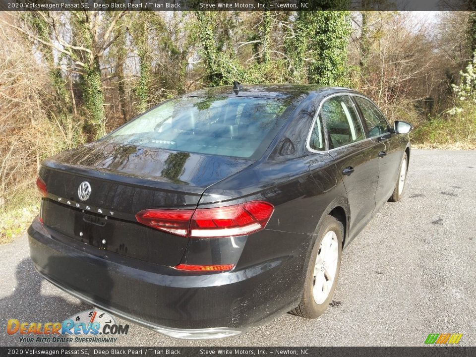 2020 Volkswagen Passat SE Deep Black Pearl / Titan Black Photo #10