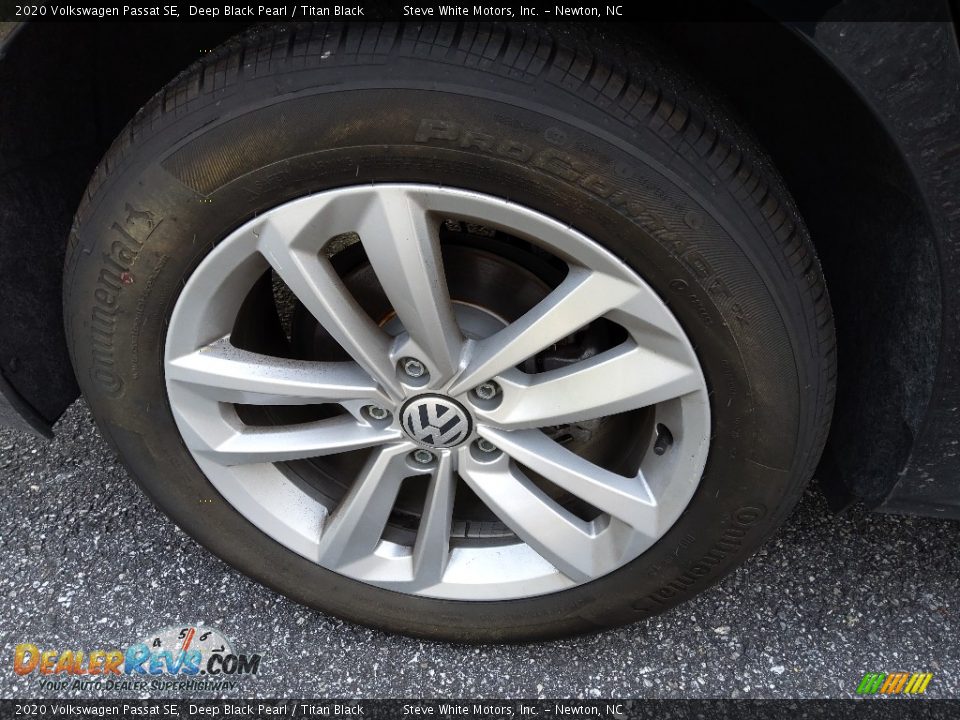 2020 Volkswagen Passat SE Deep Black Pearl / Titan Black Photo #14