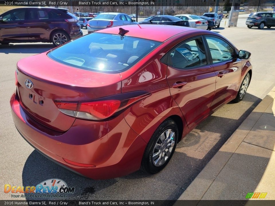 2016 Hyundai Elantra SE Red / Gray Photo #28