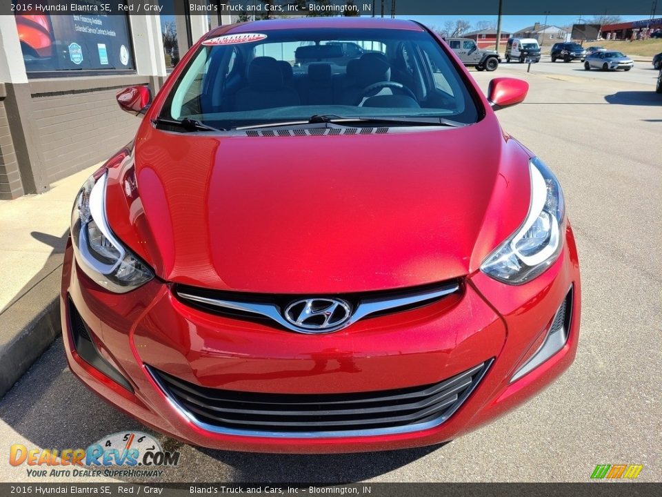 2016 Hyundai Elantra SE Red / Gray Photo #36