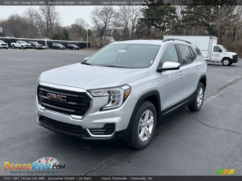 Front 3/4 View of 2022 GMC Terrain SLE AWD Photo #1