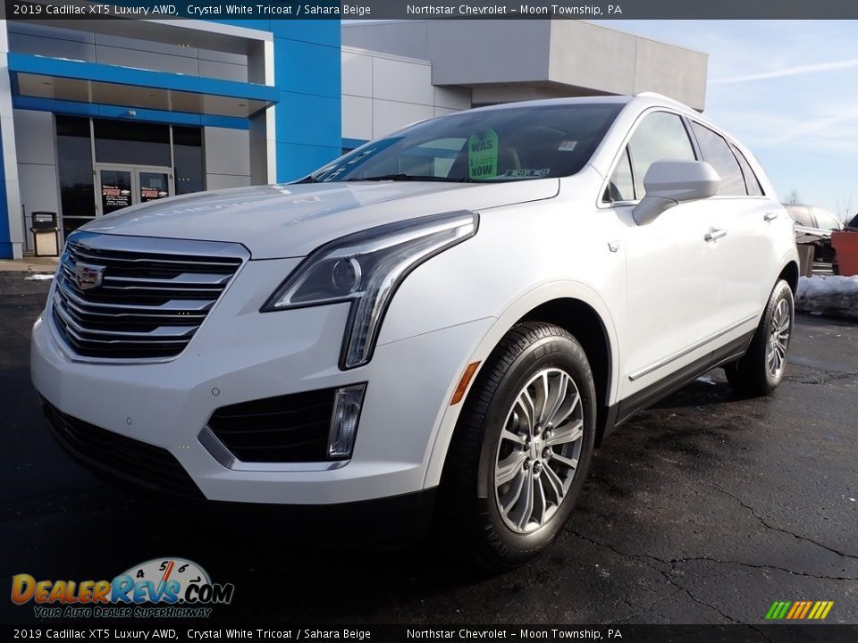 2019 Cadillac XT5 Luxury AWD Crystal White Tricoat / Sahara Beige Photo #2