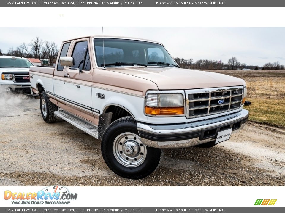 Front 3/4 View of 1997 Ford F250 XLT Extended Cab 4x4 Photo #1