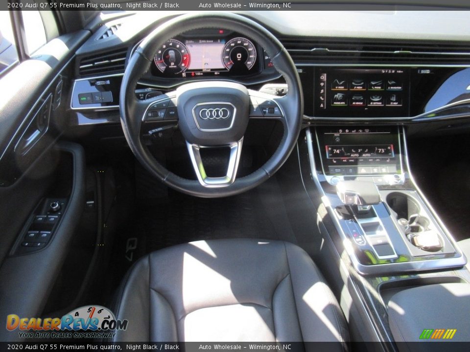 Dashboard of 2020 Audi Q7 55 Premium Plus quattro Photo #15