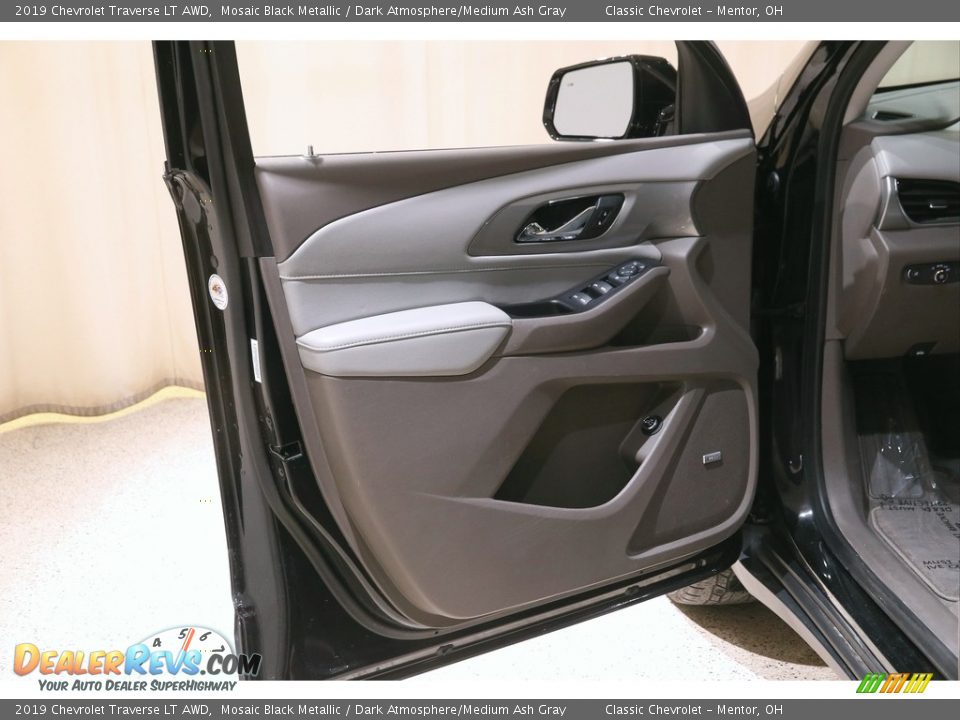 2019 Chevrolet Traverse LT AWD Mosaic Black Metallic / Dark Atmosphere/Medium Ash Gray Photo #4