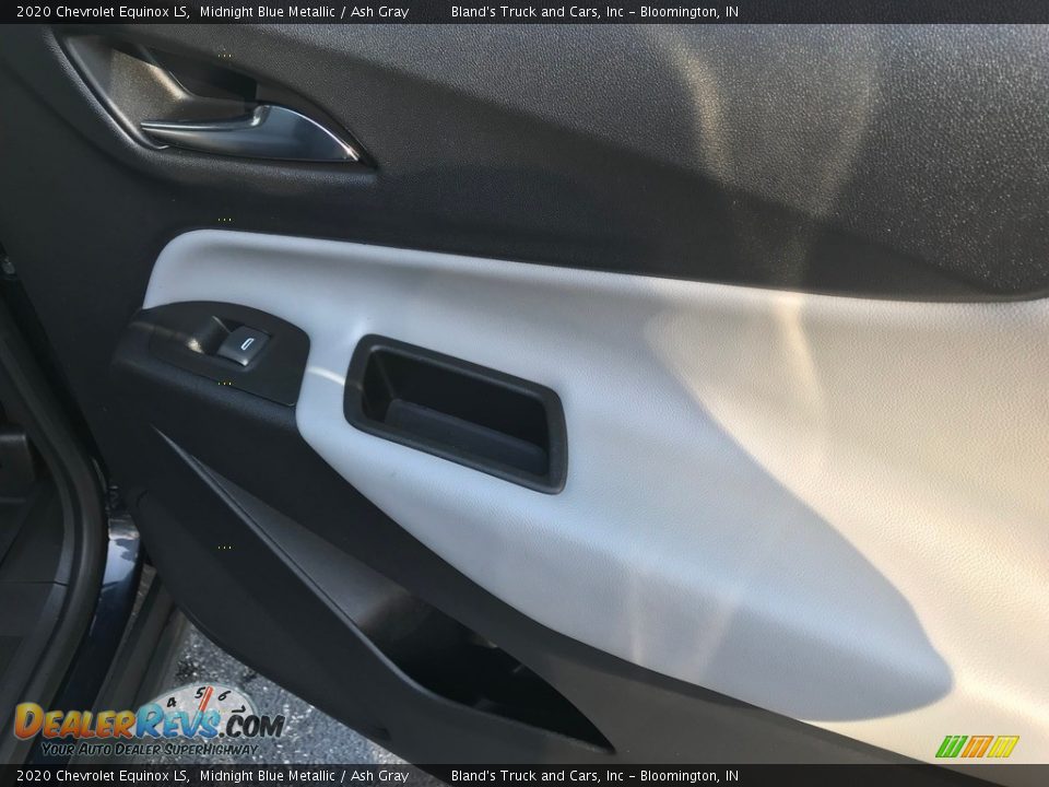 2020 Chevrolet Equinox LS Midnight Blue Metallic / Ash Gray Photo #32
