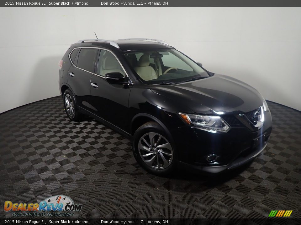 2015 Nissan Rogue SL Super Black / Almond Photo #6