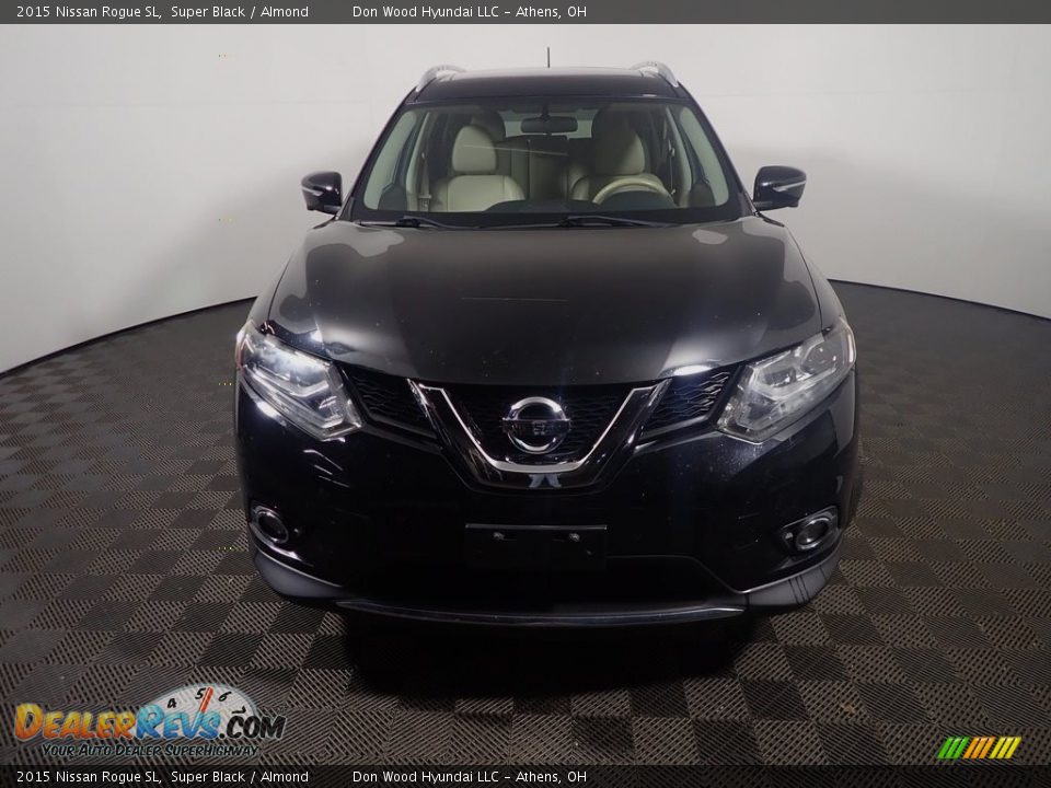 2015 Nissan Rogue SL Super Black / Almond Photo #8