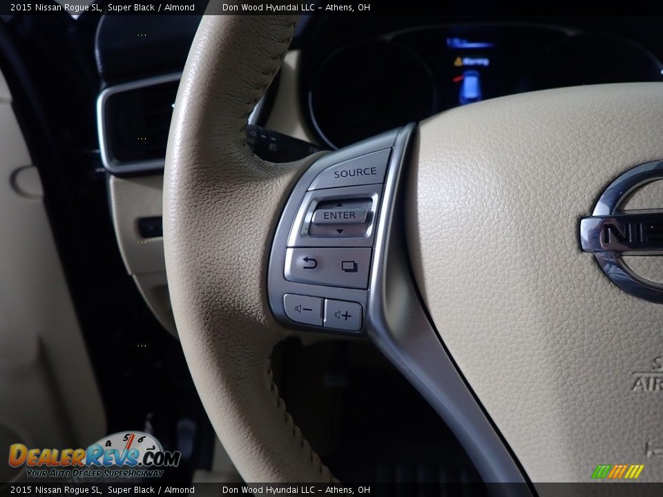 2015 Nissan Rogue SL Super Black / Almond Photo #33