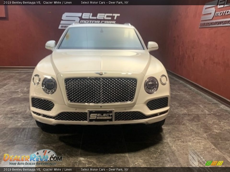 2019 Bentley Bentayga V8 Glacier White / Linen Photo #2