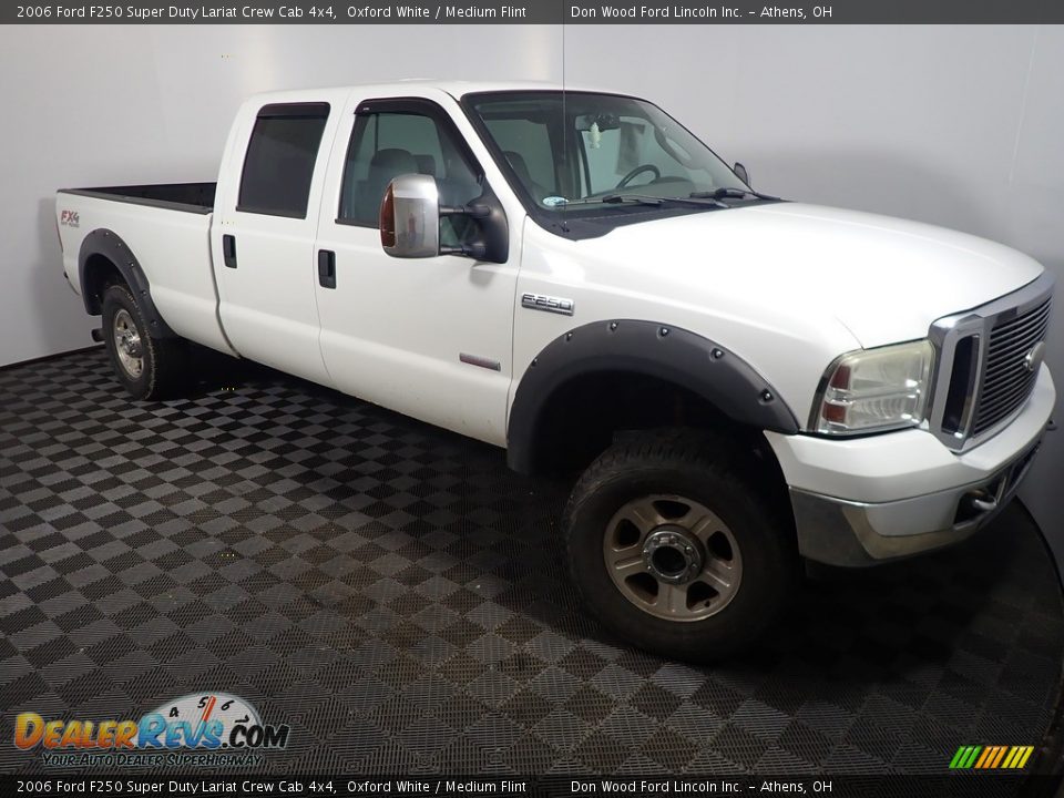 2006 Ford F250 Super Duty Lariat Crew Cab 4x4 Oxford White / Medium Flint Photo #3