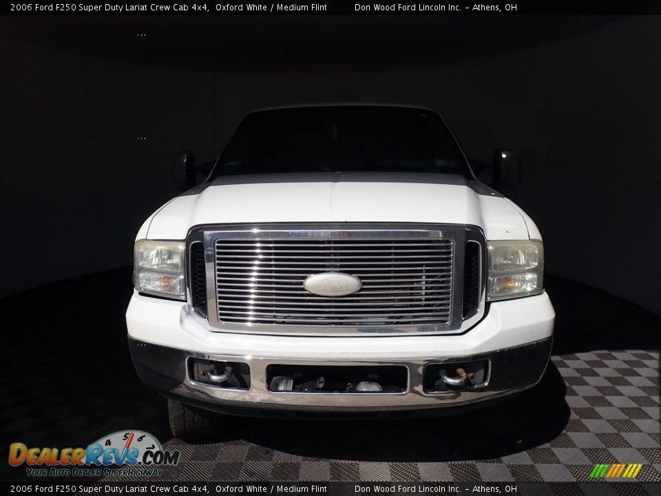 2006 Ford F250 Super Duty Lariat Crew Cab 4x4 Oxford White / Medium Flint Photo #5