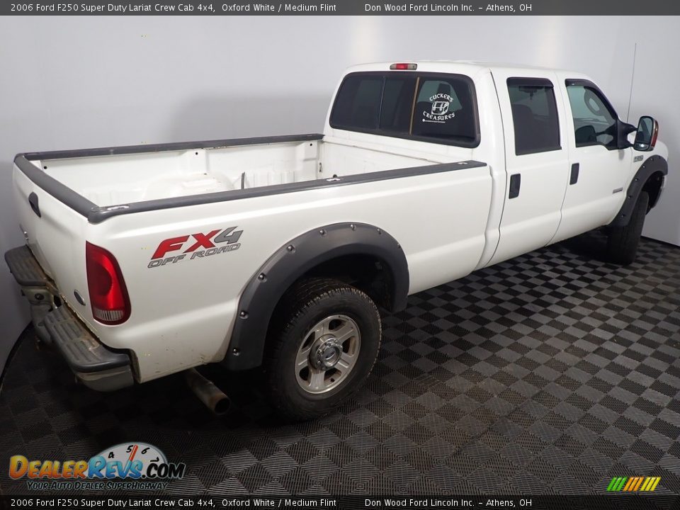 2006 Ford F250 Super Duty Lariat Crew Cab 4x4 Oxford White / Medium Flint Photo #12