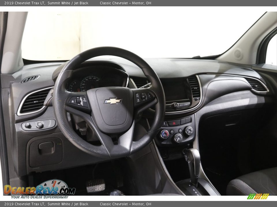 Dashboard of 2019 Chevrolet Trax LT Photo #6