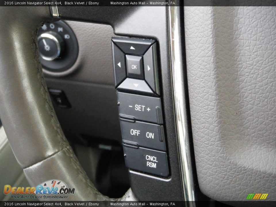 2016 Lincoln Navigator Select 4x4 Steering Wheel Photo #12