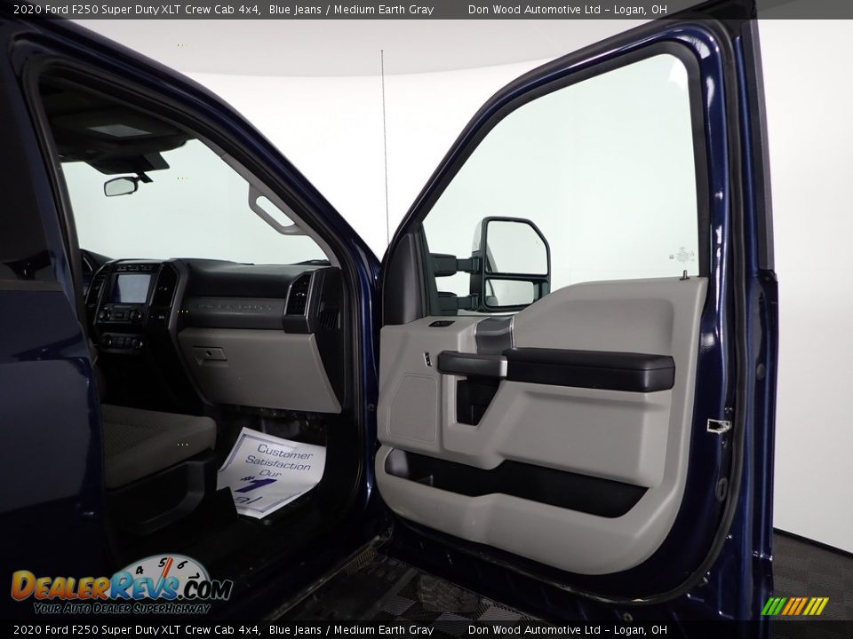 2020 Ford F250 Super Duty XLT Crew Cab 4x4 Blue Jeans / Medium Earth Gray Photo #33