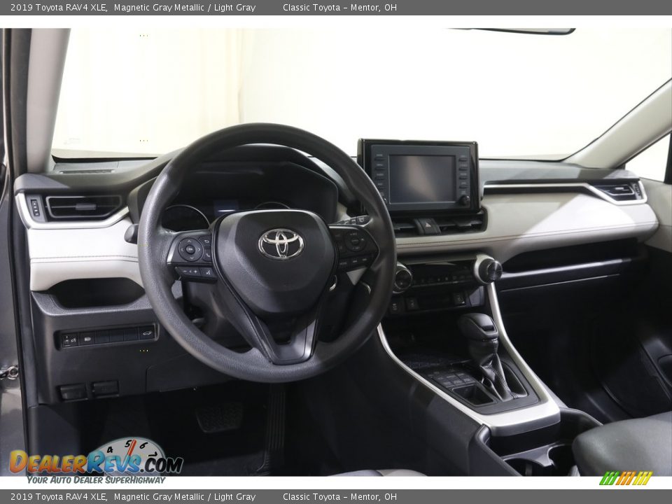 2019 Toyota RAV4 XLE Magnetic Gray Metallic / Light Gray Photo #6