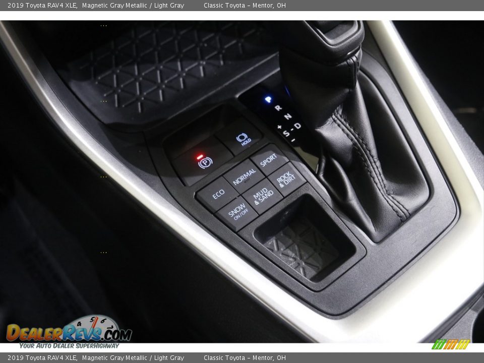 2019 Toyota RAV4 XLE Magnetic Gray Metallic / Light Gray Photo #14