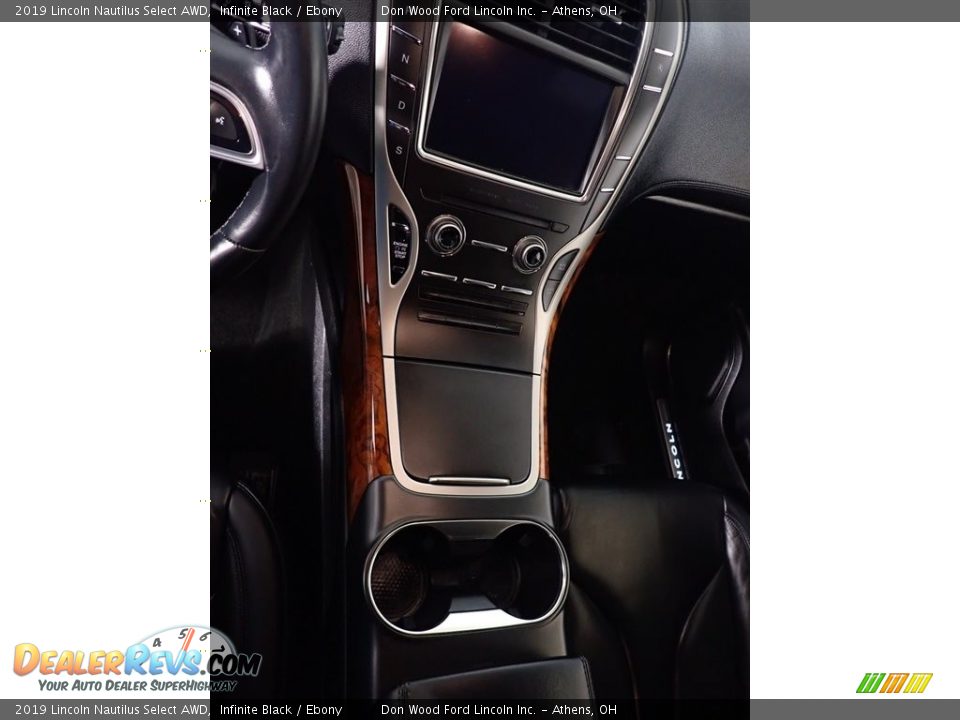 Dashboard of 2019 Lincoln Nautilus Select AWD Photo #36