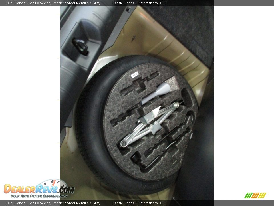 2019 Honda Civic LX Sedan Modern Steel Metallic / Gray Photo #15