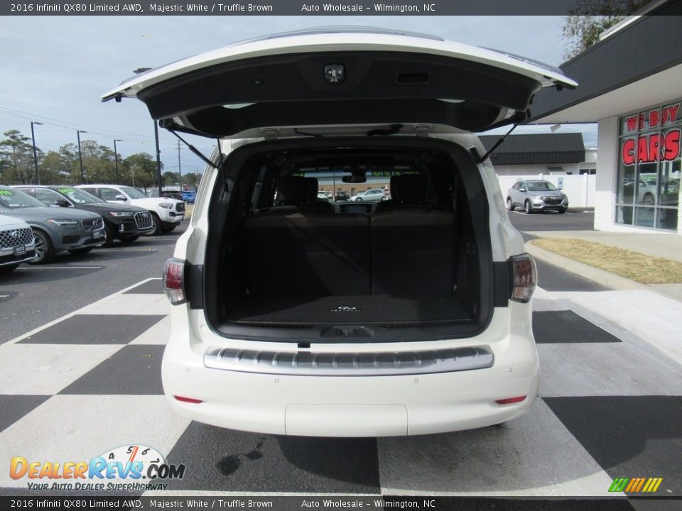 2016 Infiniti QX80 Limited AWD Majestic White / Truffle Brown Photo #5