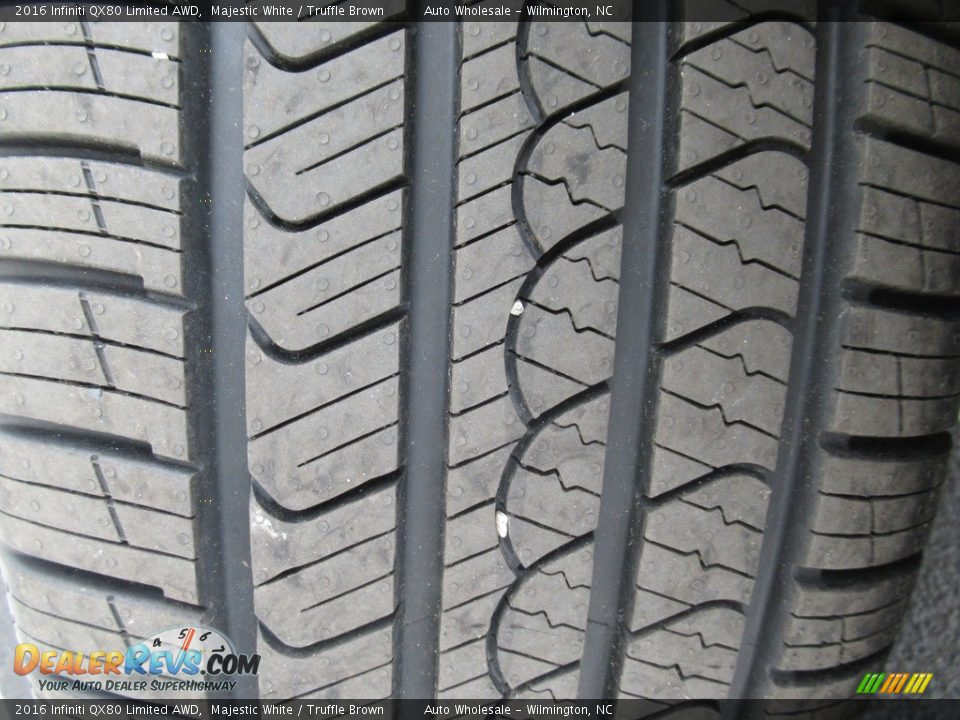 2016 Infiniti QX80 Limited AWD Majestic White / Truffle Brown Photo #9
