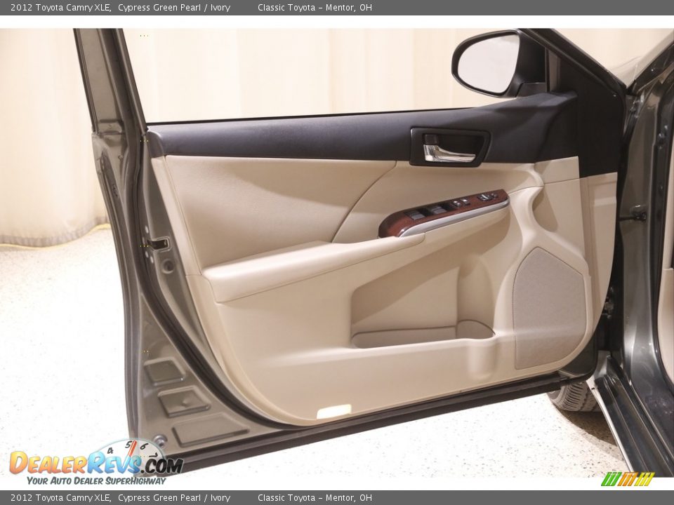 2012 Toyota Camry XLE Cypress Green Pearl / Ivory Photo #4