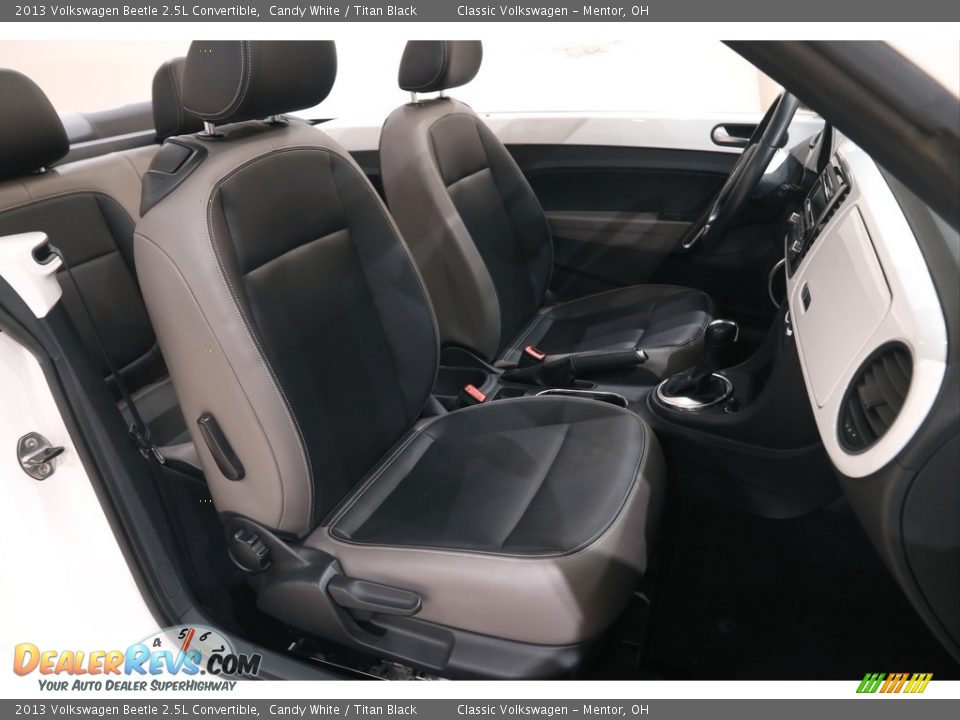2013 Volkswagen Beetle 2.5L Convertible Candy White / Titan Black Photo #13