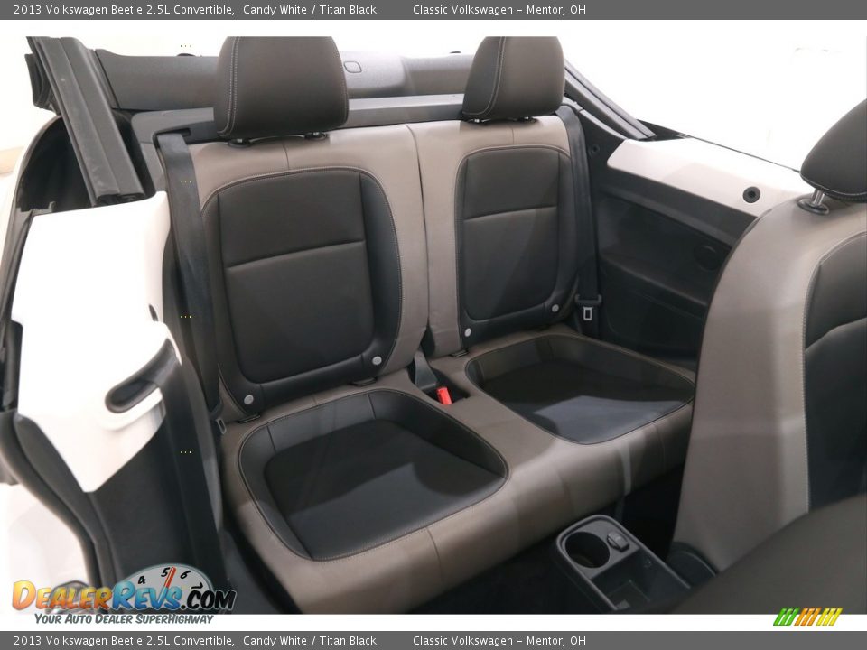 2013 Volkswagen Beetle 2.5L Convertible Candy White / Titan Black Photo #14