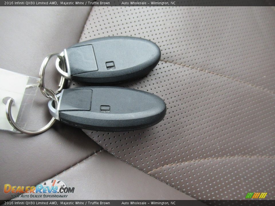 2016 Infiniti QX80 Limited AWD Majestic White / Truffle Brown Photo #20
