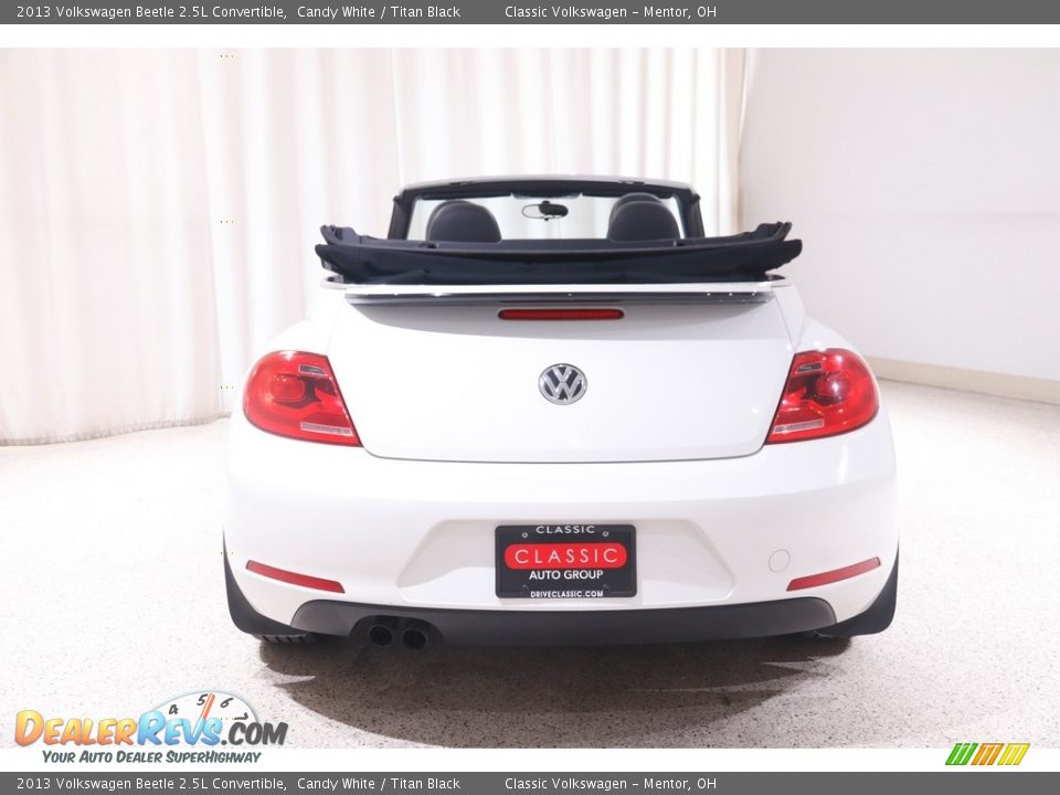2013 Volkswagen Beetle 2.5L Convertible Candy White / Titan Black Photo #16