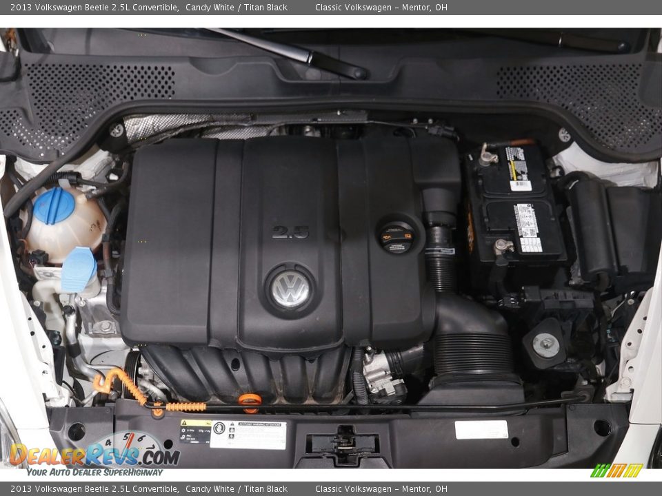 2013 Volkswagen Beetle 2.5L Convertible Candy White / Titan Black Photo #17