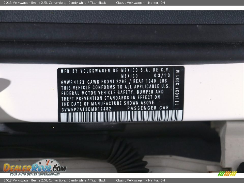2013 Volkswagen Beetle 2.5L Convertible Candy White / Titan Black Photo #19