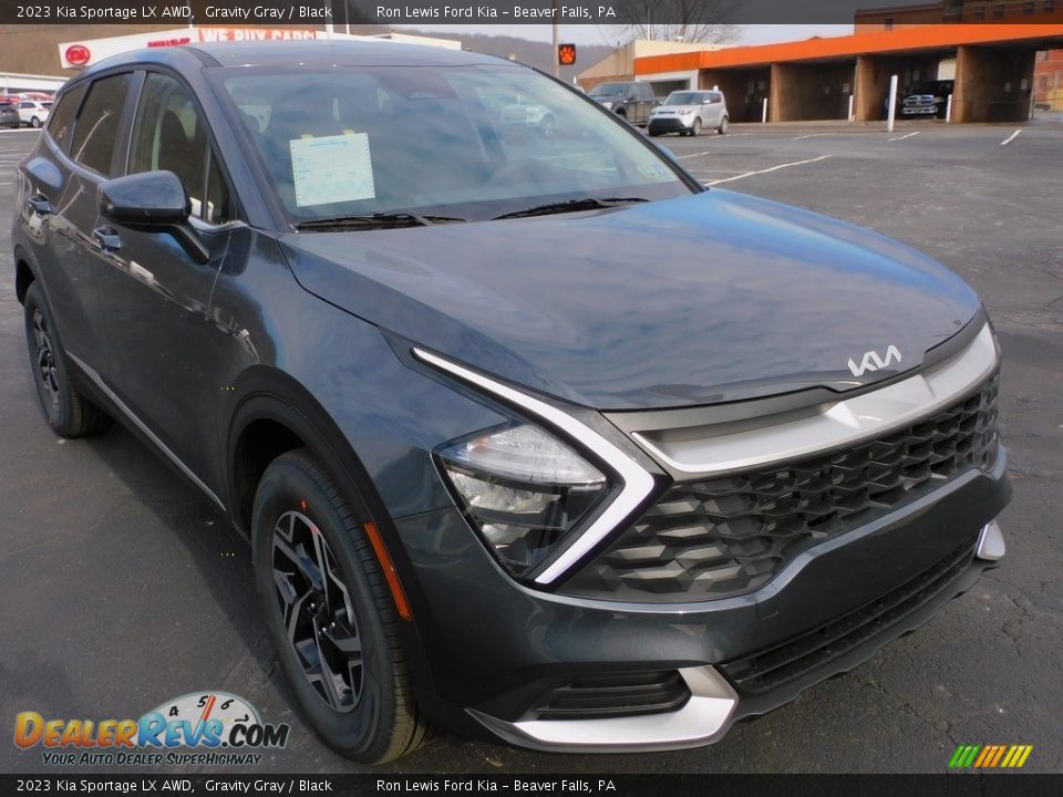 Front 3/4 View of 2023 Kia Sportage LX AWD Photo #9
