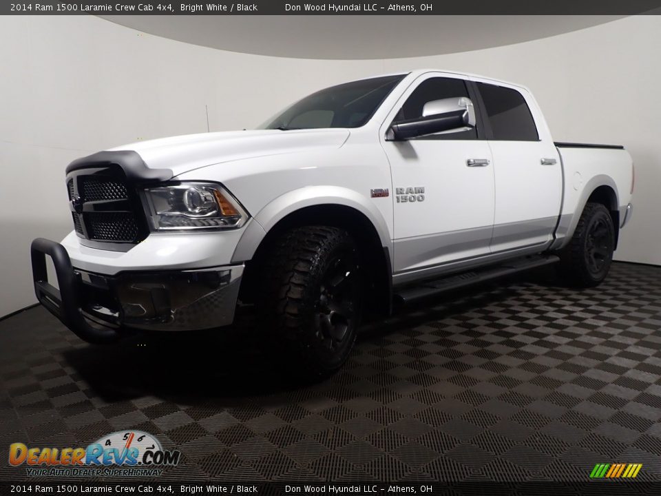 2014 Ram 1500 Laramie Crew Cab 4x4 Bright White / Black Photo #11