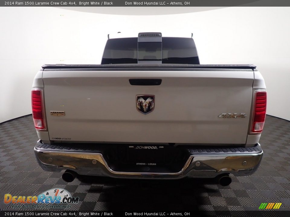 2014 Ram 1500 Laramie Crew Cab 4x4 Bright White / Black Photo #16