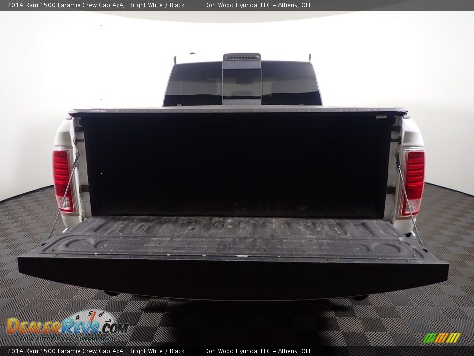 2014 Ram 1500 Laramie Crew Cab 4x4 Bright White / Black Photo #17