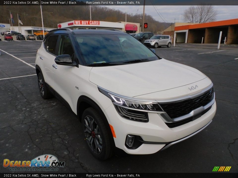 2022 Kia Seltos SX AWD Snow White Pearl / Black Photo #9