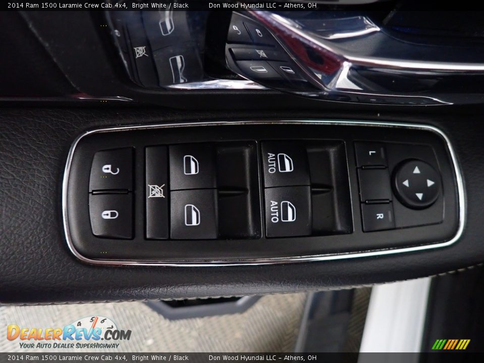 2014 Ram 1500 Laramie Crew Cab 4x4 Bright White / Black Photo #23