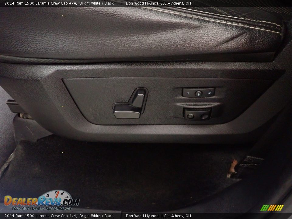 2014 Ram 1500 Laramie Crew Cab 4x4 Bright White / Black Photo #25