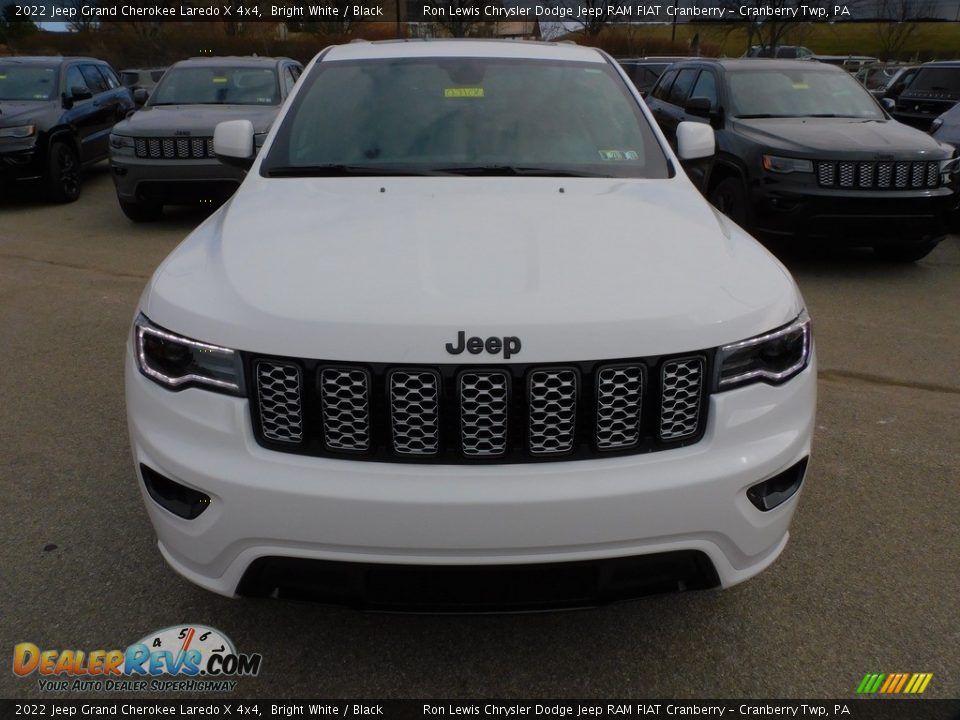 2022 Jeep Grand Cherokee Laredo X 4x4 Bright White / Black Photo #2