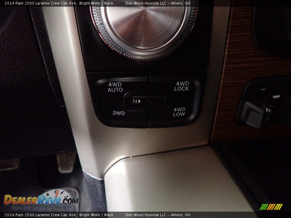 2014 Ram 1500 Laramie Crew Cab 4x4 Bright White / Black Photo #34