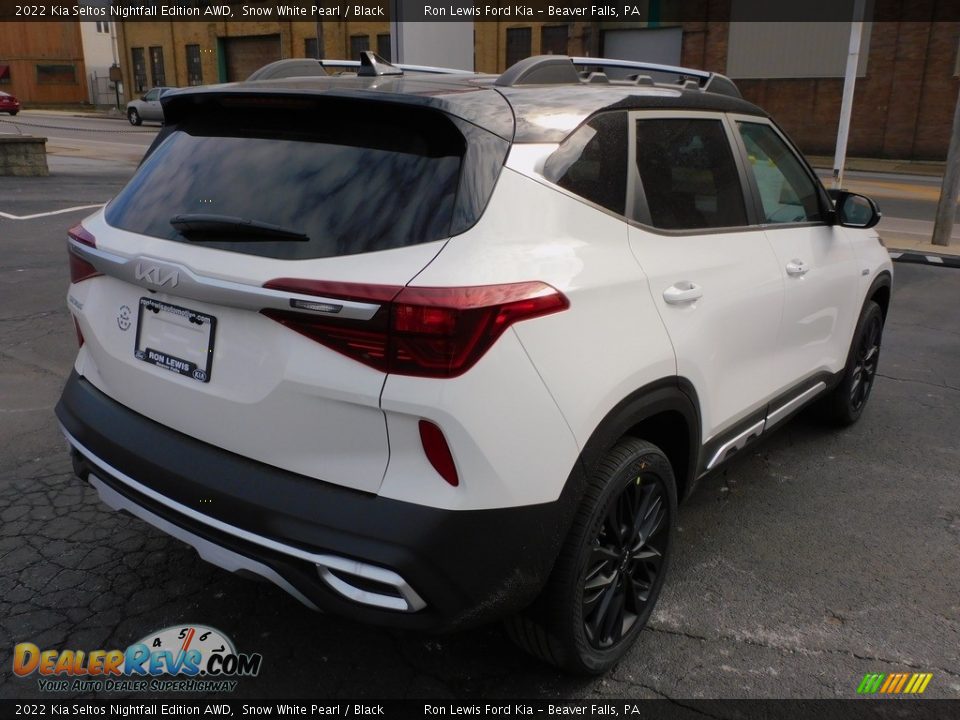 2022 Kia Seltos Nightfall Edition AWD Snow White Pearl / Black Photo #2