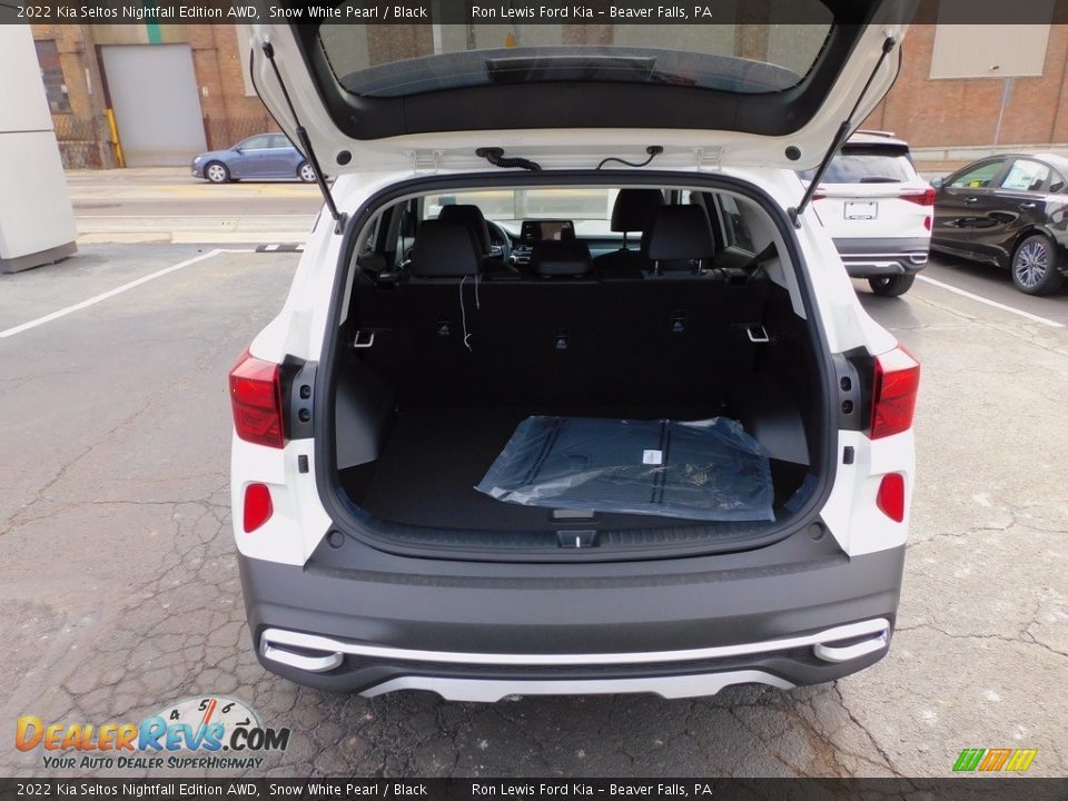 2022 Kia Seltos Nightfall Edition AWD Snow White Pearl / Black Photo #4