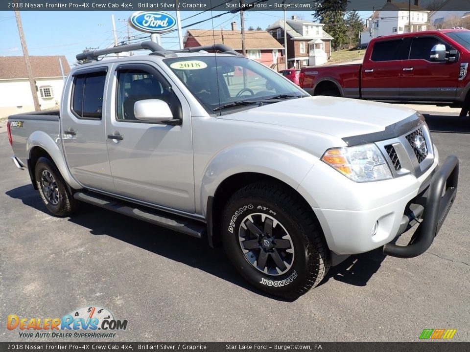 Front 3/4 View of 2018 Nissan Frontier Pro-4X Crew Cab 4x4 Photo #7